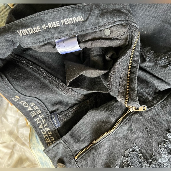 American Eagle Festival Distressed Denim Shorts - Picture 3 of 3